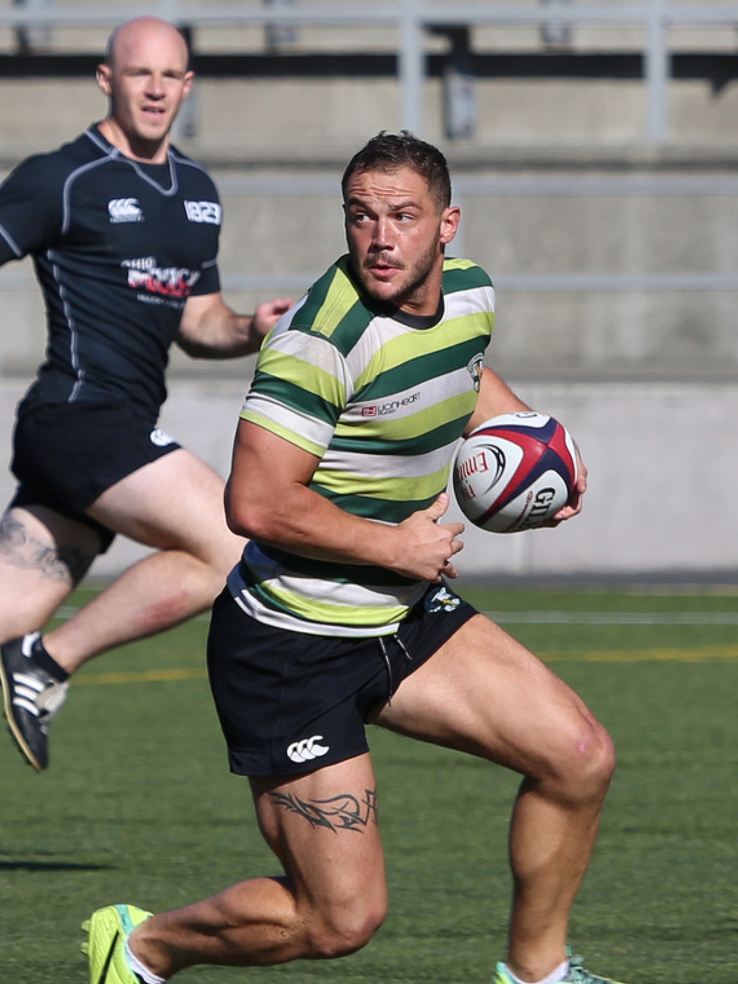 Mathieu Lesgourgues in professional rugby match with ball
